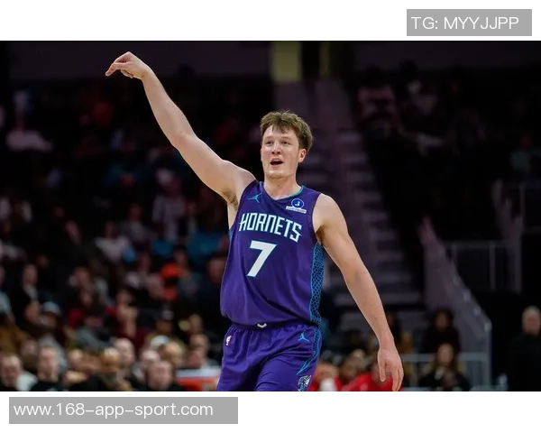 克尼佩尔高效发挥10中7三分5中3助力球队获胜贡献19分7板4助